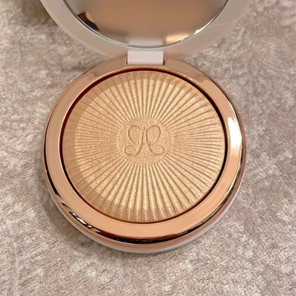 Brand New Anastasia Beverly Hills Glow Seeker Highlighter Sun Idol Illuminator